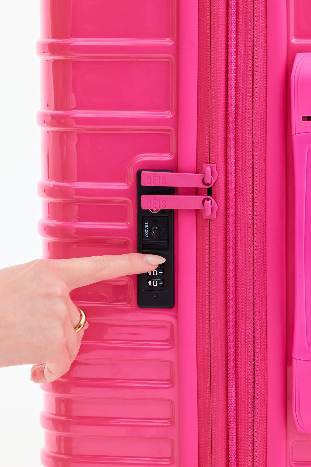 The Medium Check-In Roller in Barbie? Pink