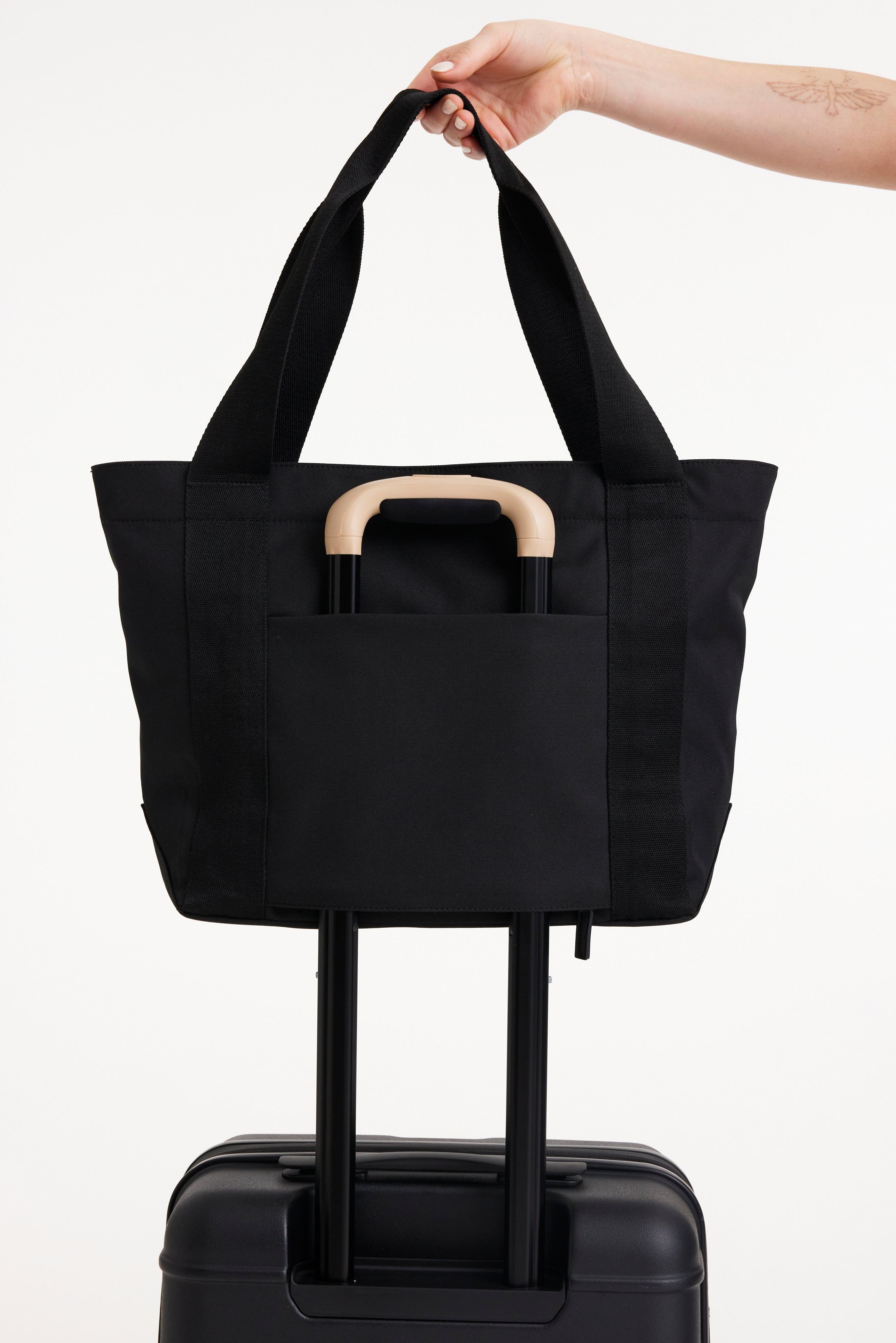 Resale The B�ISics Tote in Black
