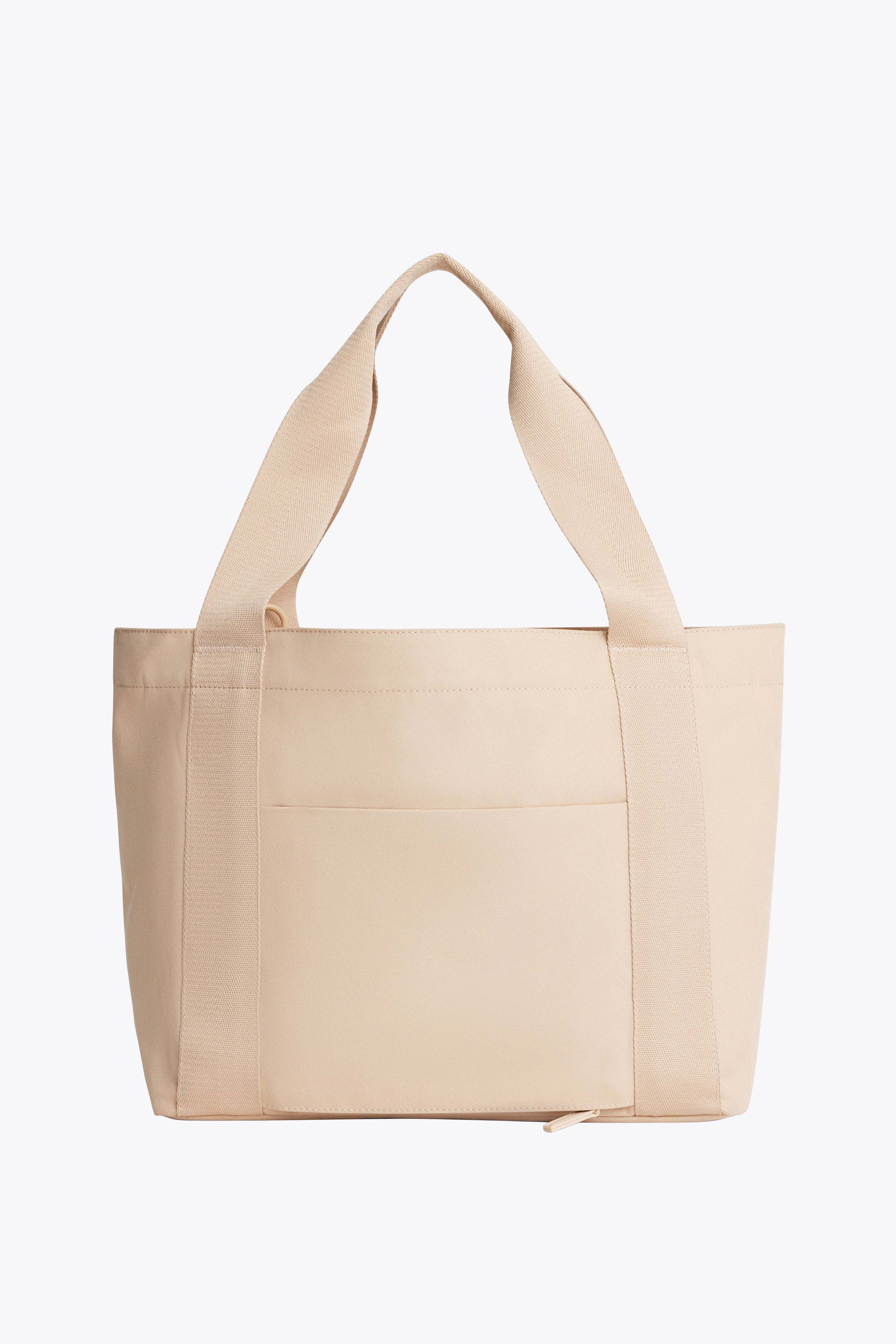 Resale The B�ISics Tote in Beige