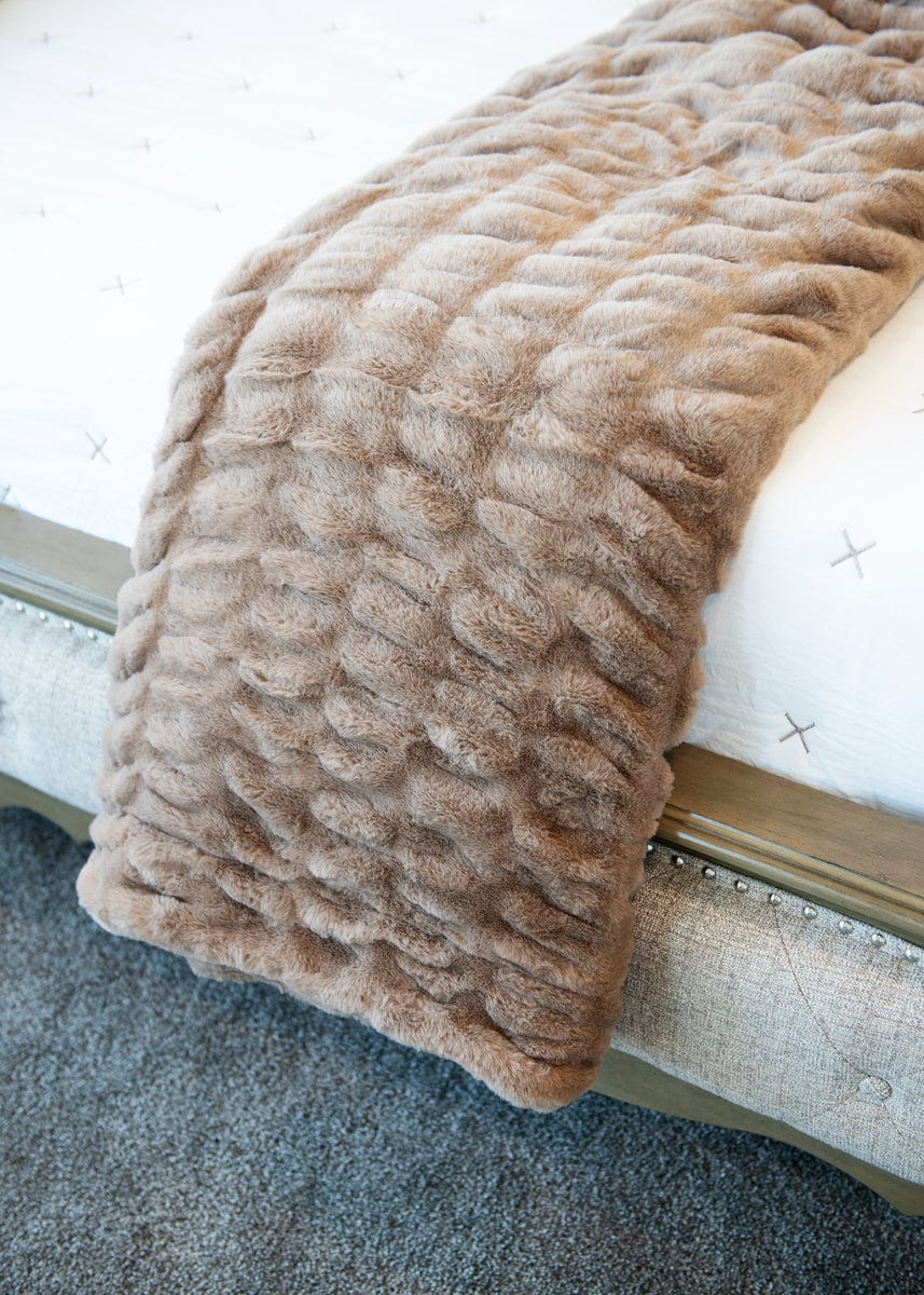 Hugs Milk Chocolate Blanket