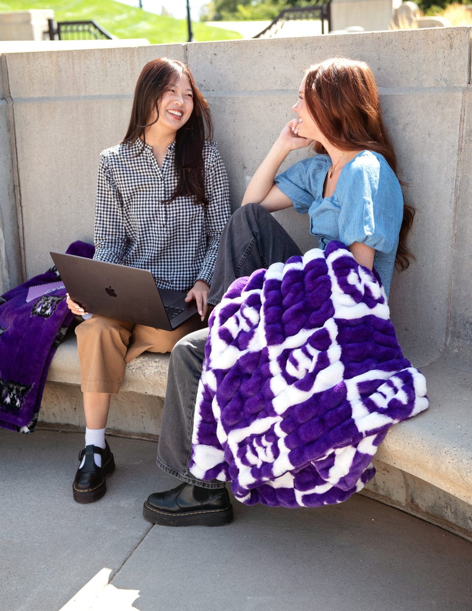 Weber State Wildcats Blanket - Hugs